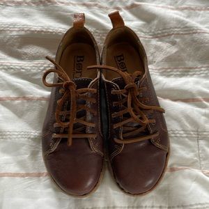 Born Women’s Shoes.  Size 6, runs a little small.